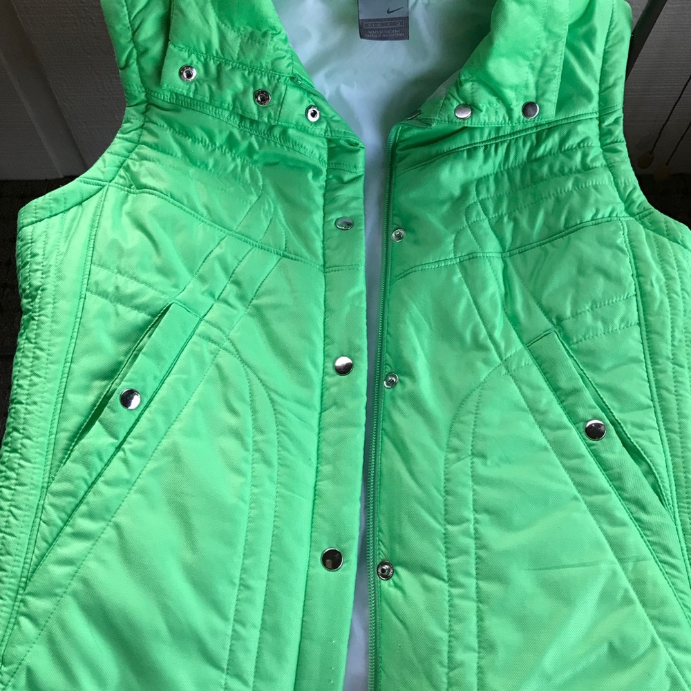 Nike vest